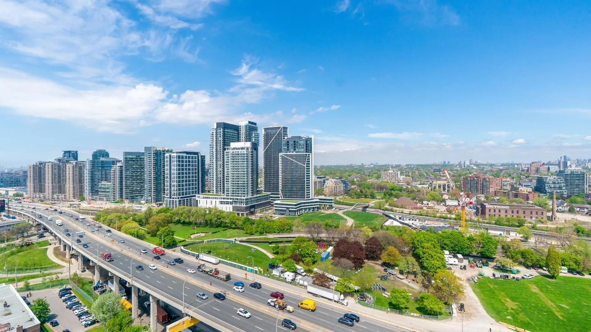 Vip Spacious 1 Plus Den At Heart Of Toronto - 231 Fort York Blvd - Free Parking 0*,