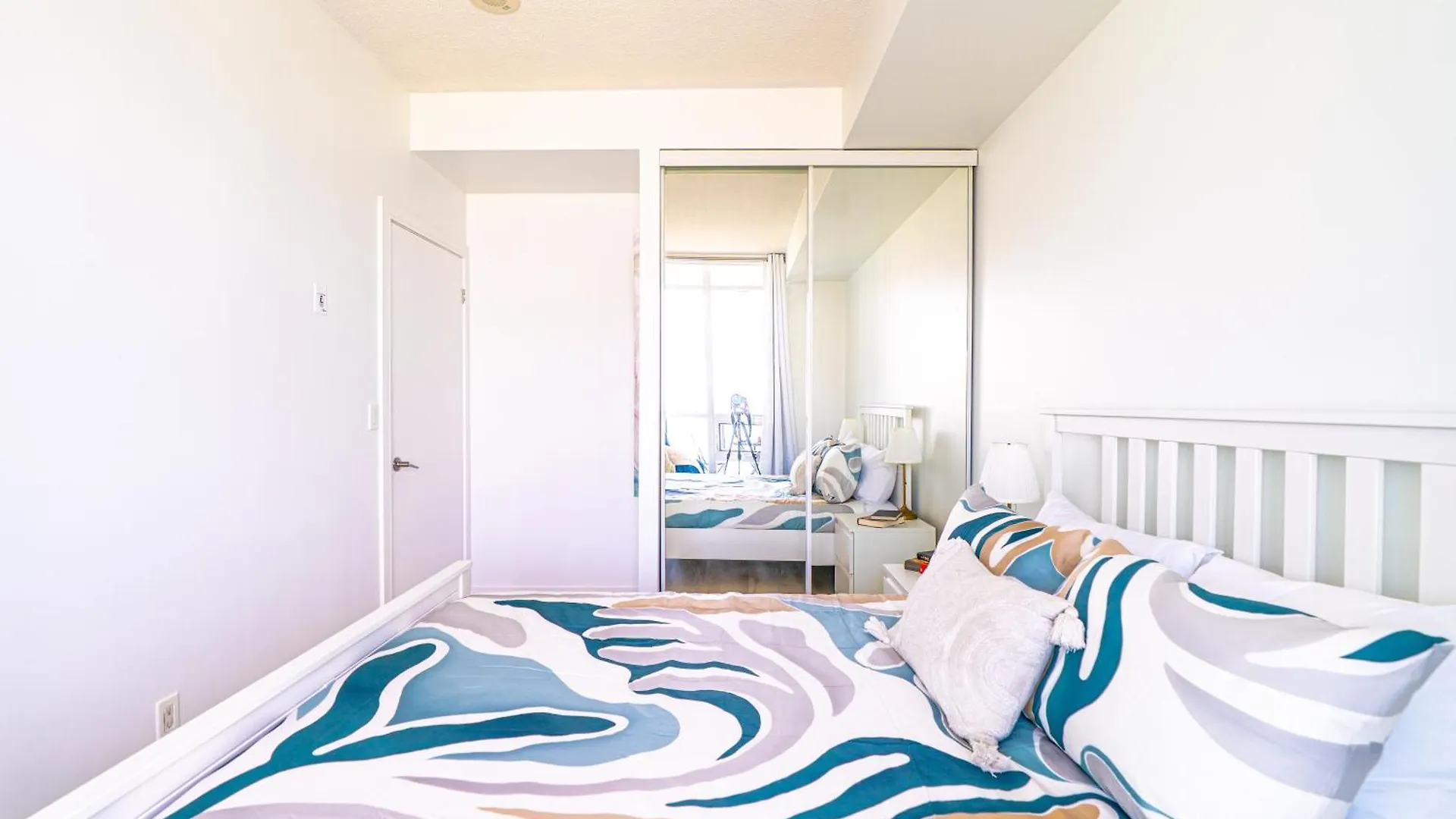 Vip Spacious 1 Plus Den At Heart Of Toronto - 231 Fort York Blvd - Free Parking Canada