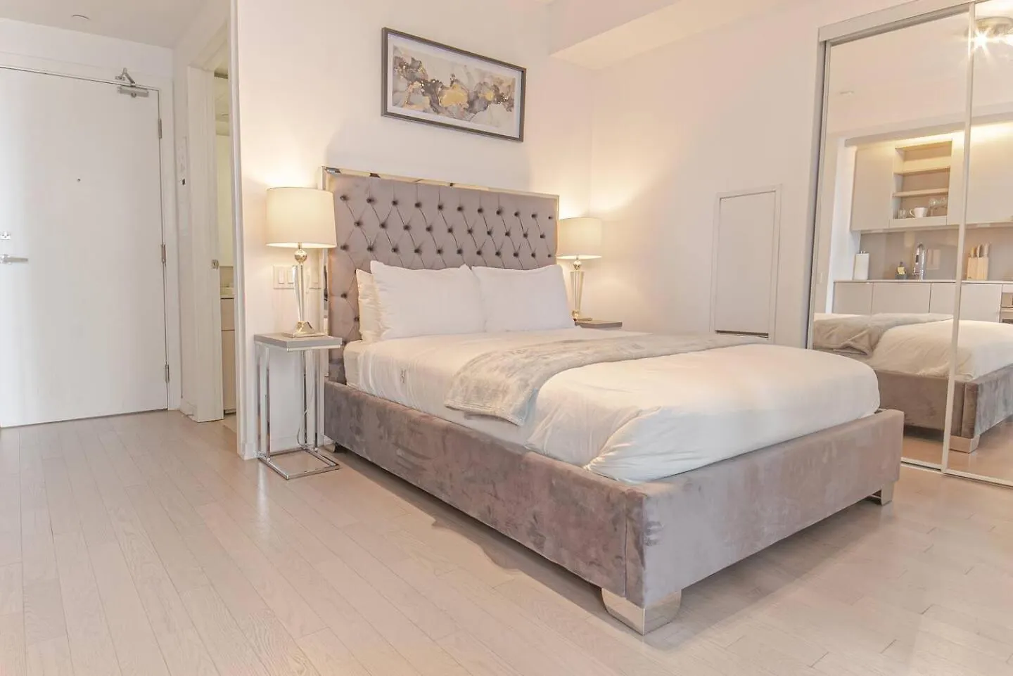 Vip Spacious 1 Plus Den At Heart Of Toronto - 231 Fort York Blvd - Free Parking