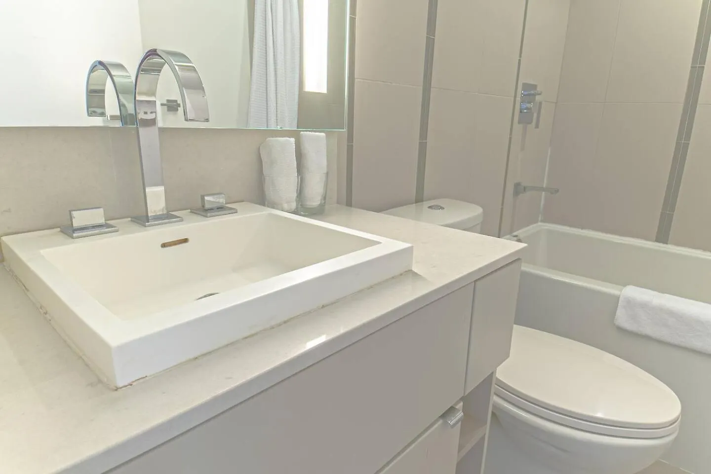 Apartment Vip Spacious 1 Plus Den At Heart Of Toronto - 231 Fort York Blvd - Free Parking