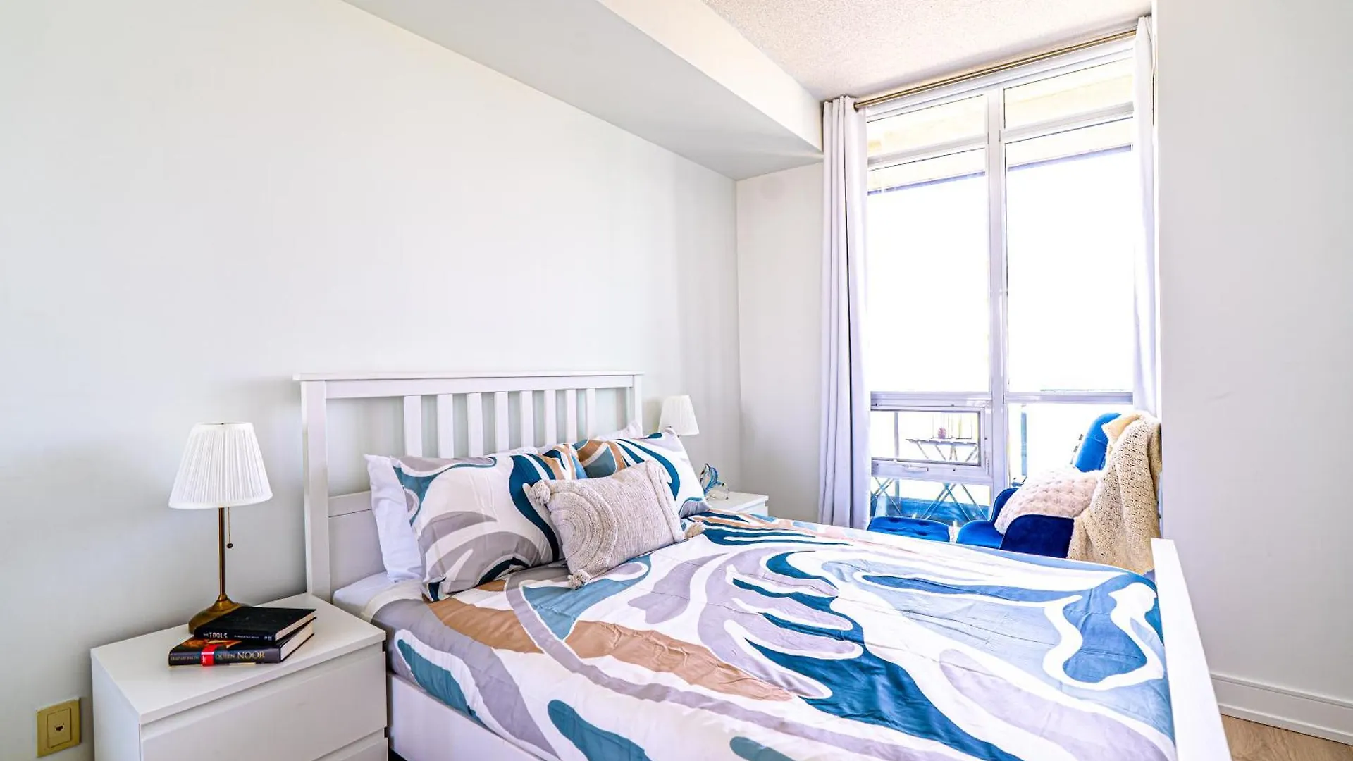 Apartment Vip Spacious 1 Plus Den At Heart Of Toronto - 231 Fort York Blvd - Free Parking
