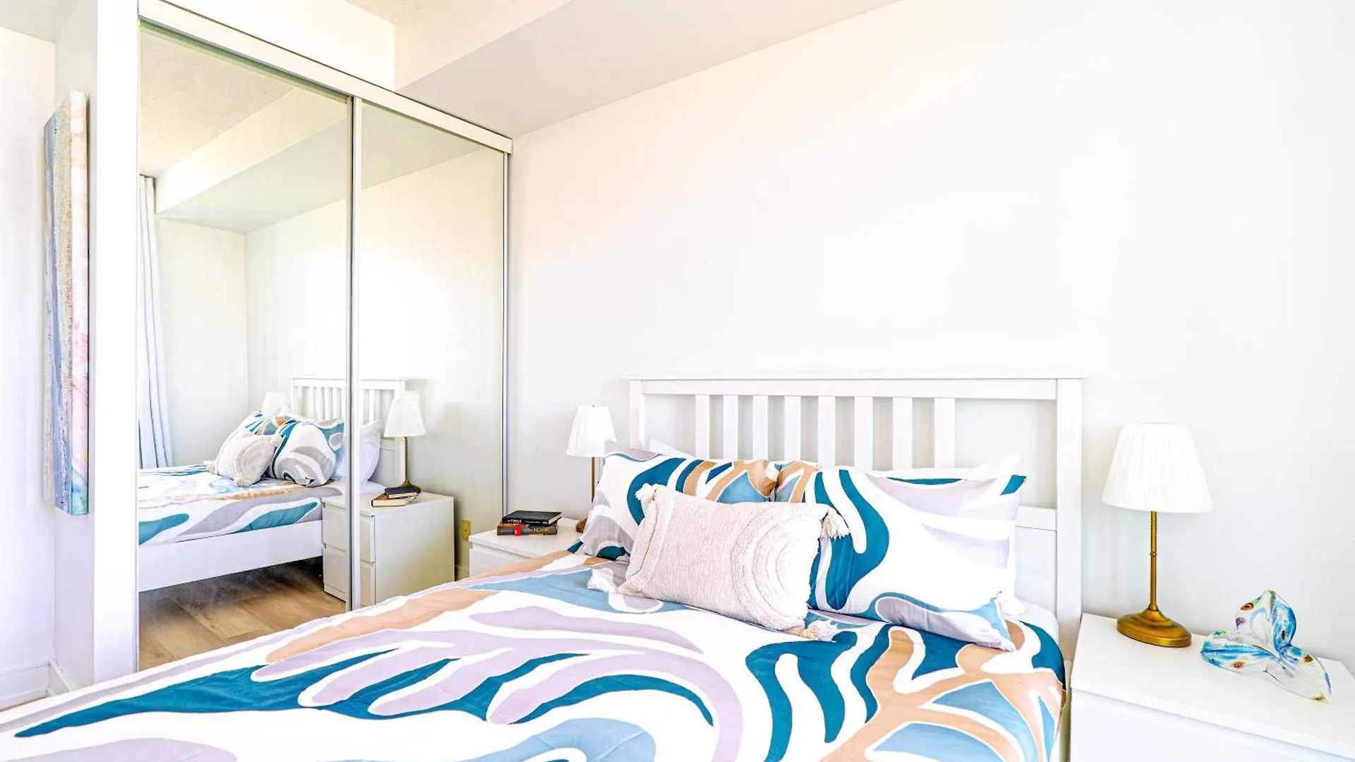 Vip Spacious 1 Plus Den At Heart Of Toronto - 231 Fort York Blvd - Free Parking Canada