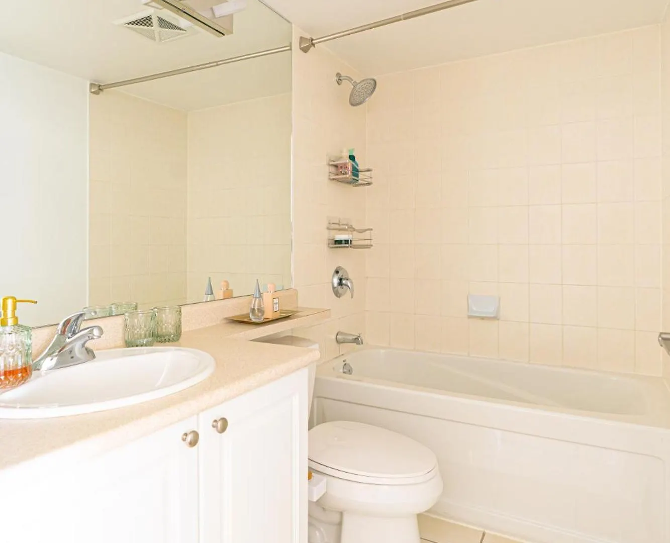 Vip Spacious 1 Plus Den At Heart Of Toronto - 231 Fort York Blvd - Free Parking Apartment