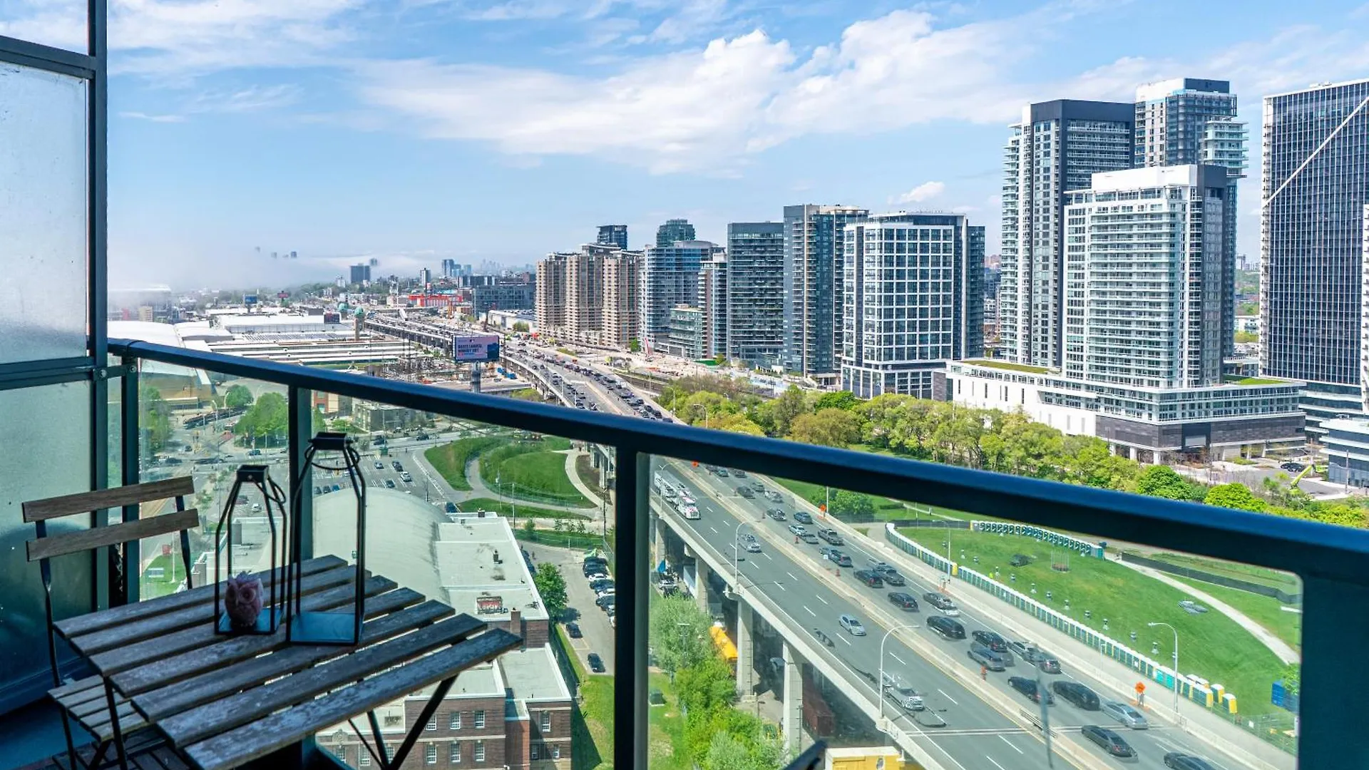Apartment Vip Spacious 1 Plus Den At Heart Of Toronto - 231 Fort York Blvd - Free Parking